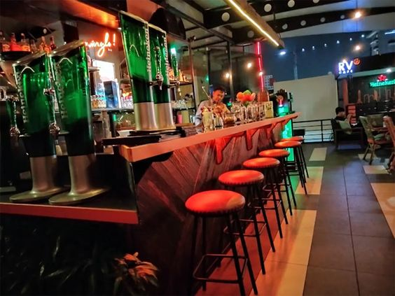 Cafe Live Music Semarang:  River View (RV) Cafe 