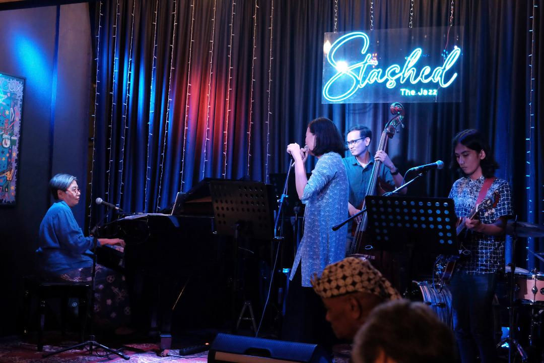 Bar Live Music & DJ Jakarta Selatan: Stashed