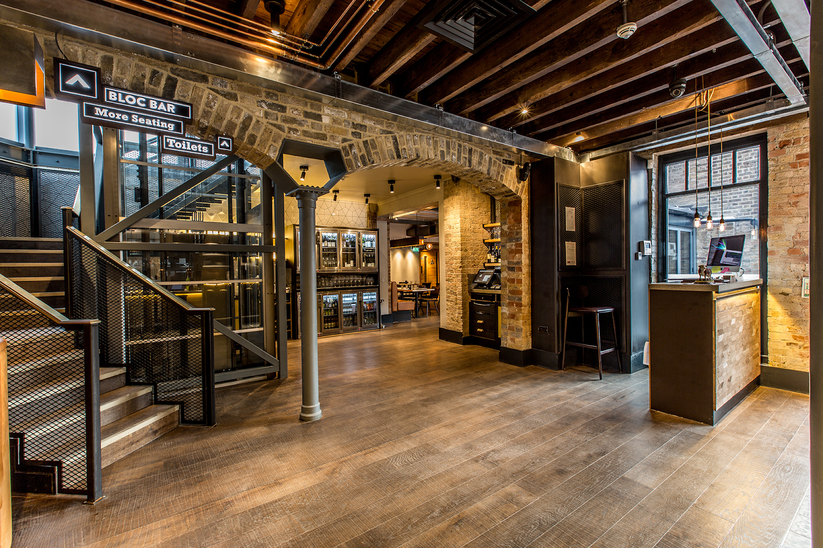 Bar Live Music & DJ Jakarta Selatan: Bloc Bar