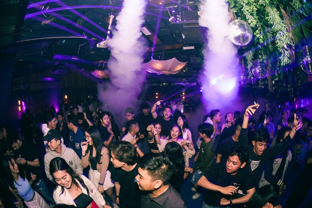 Lucy In The Sky: Pilihan Nightclub Dengan Live DJ Jakarta
